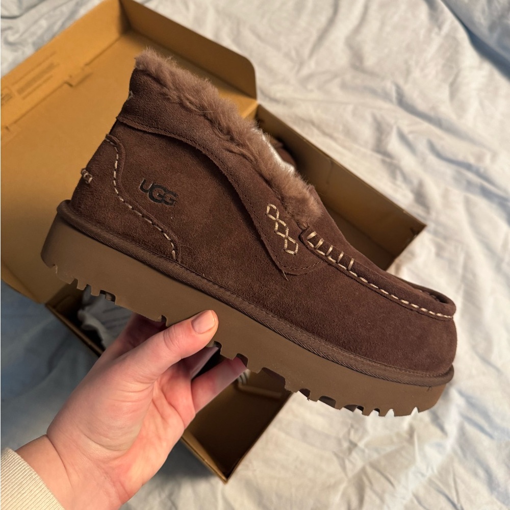 New in Box UGG Ansley Parc Size 10 Women's